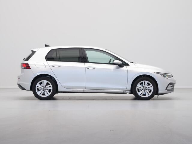 Volkswagen GOLF 1.0 eTSI 110pk DSG Life Business Navigatie Stoel/Stuurverwarming Massage Acc Pdc