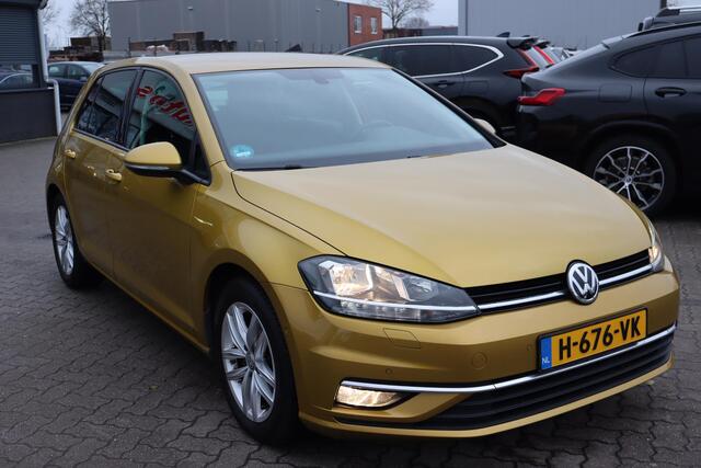 Volkswagen GOLF 1.4 TSI Highline Business R Camera, Climate control, Stoelverwarming