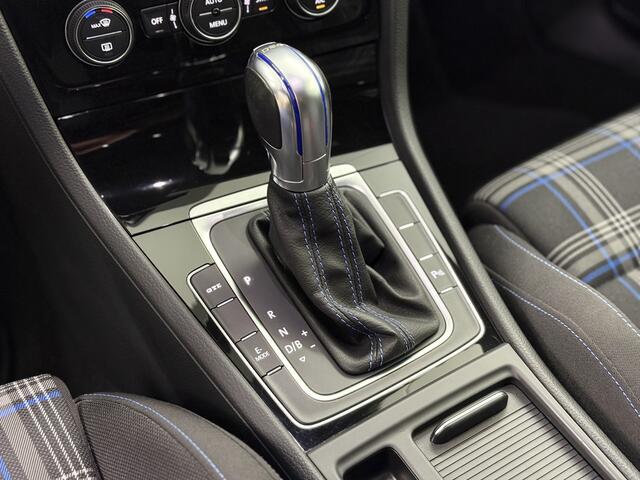 Volkswagen GOLF 1.4 TSI PHEV GTE / Matrix-LED / Winterpakket