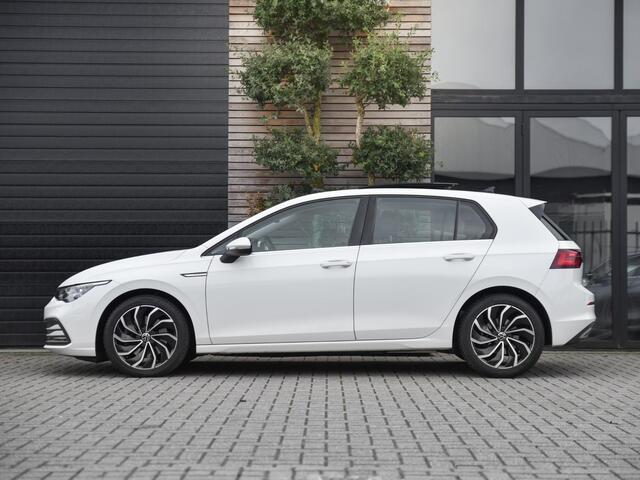 Volkswagen GOLF 1.5 TSI 1ST Edition Navi Qled Adaptive Cruise Control