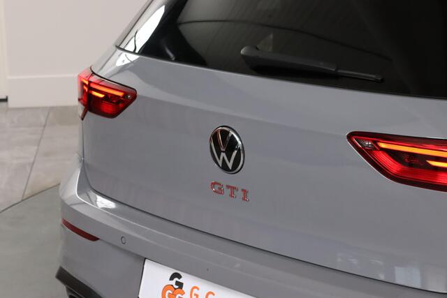 Volkswagen GOLF 8 2.0 TSI GTI 245 PK Panoramadak, Camera, Carplay, ACC, Blind spot, Moonstone Grey