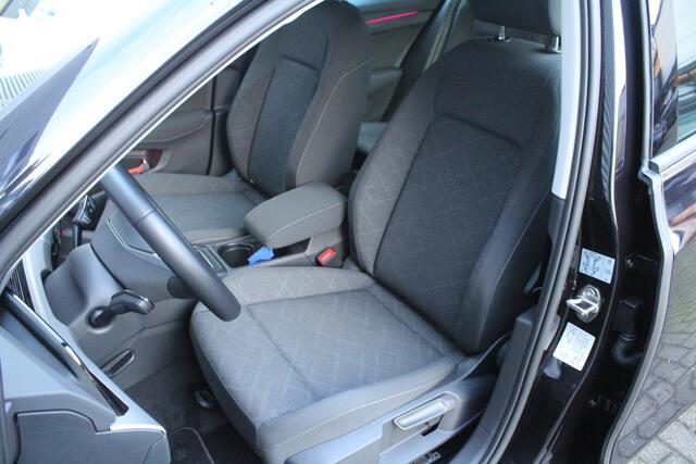 Volkswagen GOLF 1.0 TSI 111pk Life NL-Auto NAP Clima Cruise Carplay Camera Dig. Cockpit Keyless 16"LMV