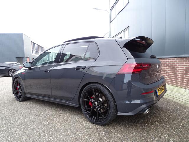 Volkswagen GOLF 2.0 TSI GTI CLUB SPORT 300 PK | PANORAMADAK | NAVIGATIE | SFEERVERLICHTING | STOEL/STUUR VERWARMING | DAB | ACHTERUIT RIJ CAMERA | LED PAKKET | IQ LED | APPLE CARPLAY |