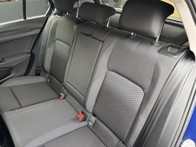 Volkswagen GOLF 1.5 eTSI Active Climate Control Navi Carplay