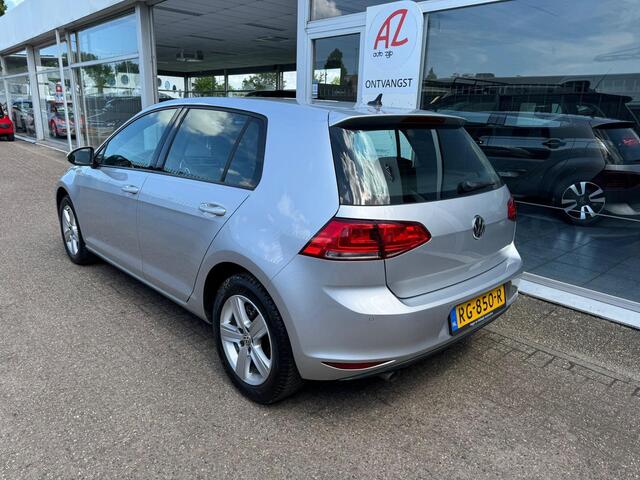 Volkswagen GOLF 1.6 TDI Connected Series - Automaat | Navigatie | Cruise control | Navigatiesysteem full map |