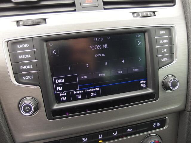 Volkswagen GOLF Variant 1.0 TSI Connected Series CARPLAY / CAMERA / DAB+ / CRUISE / PDC / BLUETOOTH / NL-AUTO