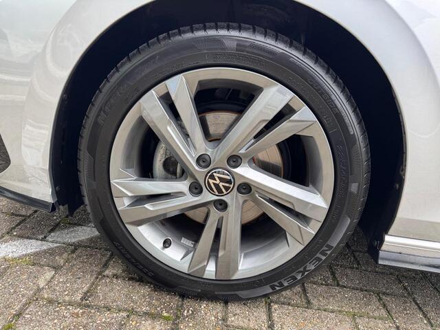 Volkswagen GOLF 1.5 eTSI R-Line 150pk | DSG | 17"LMV | ACC | LED | Camera | 1e Eig. | Mooi!