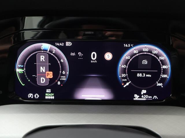 Volkswagen GOLF 1.5 eHybrid Life Edition | 204 PK | Automaat | Panoramadak | Achteruitrij camera | Actieve Cruisecontrol |