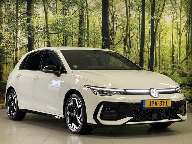 Volkswagen GOLF 1.5 eTSI R-Line Edition | Apple Carplay | Stuurverwarming | Head-up-Display | Zwenkhaak | Achteruitrijcamera | Navigatie |