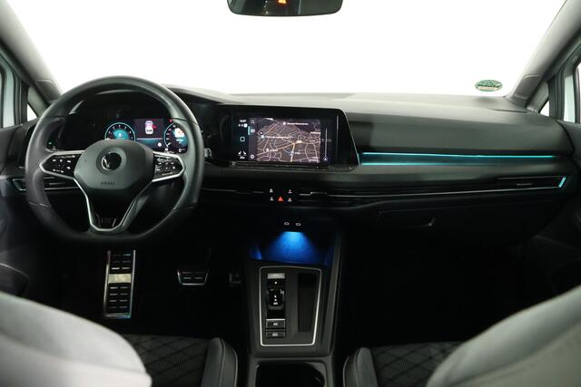 Volkswagen GOLF 1.5 eTSI R-Line / DSG / Navi / LED / Travel assist / LED / Carplay