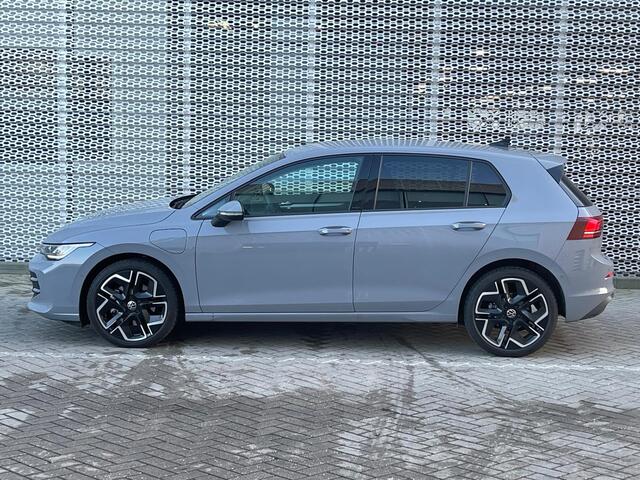 Volkswagen GOLF 1.5 eHybrid 204PK DSG Life Edition / Ergo Active Stoel / Digital Cockpit Pro / Getint Glas / 18''LMV / VW