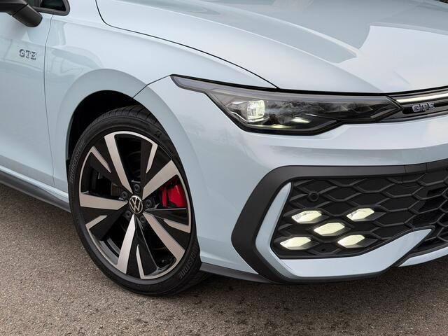 Volkswagen GOLF 1.5 eHybrid GTE 272pk | Led IQ light | Trekhaak | Head-up | Dode hoek | Camera | Rijklaar incl. verlengde garantie