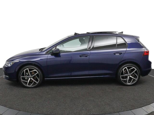 Volkswagen GOLF 1.5 eTSI Style BOVAG Garantie | Schuif- / kanteldak | Climate Control | Adaptieve Cruise Control