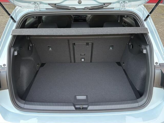 Volkswagen GOLF 1.5 eTSI R-LINE OPENDAK/CAMERA/ACC/CARPLAY/STOEL+STUURVERW.