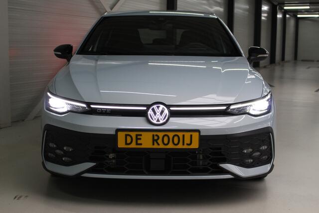 Volkswagen GOLF 1.5 eHybrid 272PK GTE Navigatie | Trekhaak | Camera | HUD | Adaptief onderstel | 18" Velgen