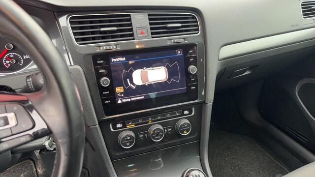 Volkswagen GOLF 1.5 TSI Comfortline Business TREKHAAK / STOELVERW / CARPLAY / ACC / DAB+ / NAVI / CLIMA / PDC / NL-AUTO
