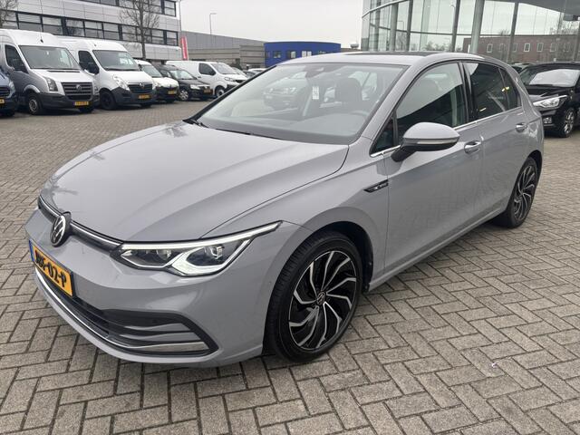 Volkswagen GOLF 1.5 TSI Style Carplay AdaptCruise Massage