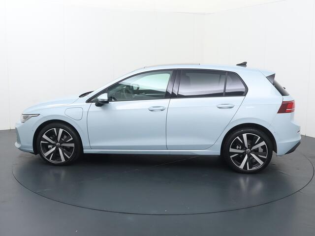 Volkswagen GOLF 1.5 eHybrid Life Edition | 204 PK | SoH100% | Automaat | Multifunctioneel stuurwiel | Cruisecontrol | Achteruitrij camera