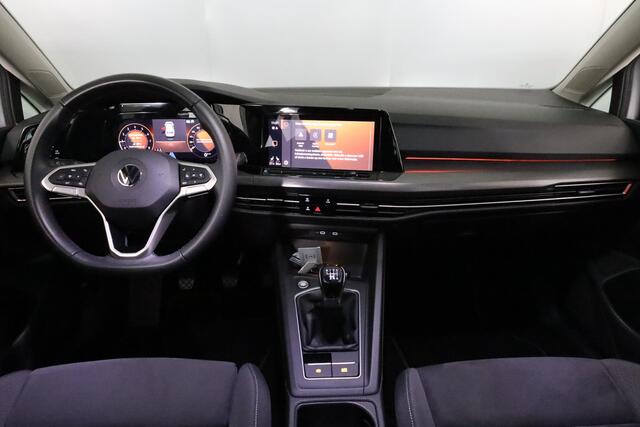 Volkswagen GOLF 1.5 TSI Style 130pk 6bak| Navi| 18'LMvelgen| head-up display| verwarmde voorstoelen