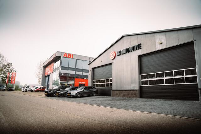 Volkswagen GOLF 2.0 TSI 290 pk GTI TCR / Akrapovic/ Pure-Grey/ Pano-dak/ Keyless/ Adap.Cruise/ Camera/ Sport-Stoelen/ Stoel.Verw/ 19'' LMV