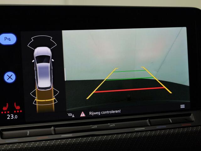 Volkswagen GOLF Variant 1.5eTSI 96kW/130PK R-Line Black Style DSG · Camera · Navigatie · Trekhaak · Apple/Android Car Play · Stoelverwarming ·