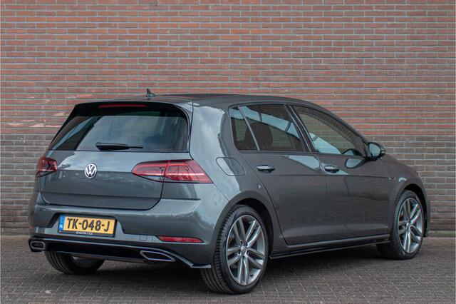 Volkswagen GOLF 1.5 TSI 150pk DSG Highline, R-Line, Carplay, Stoelverwarming, Full LED, Trekhaak, Navigatie, Adaptive Cruise, PDC.