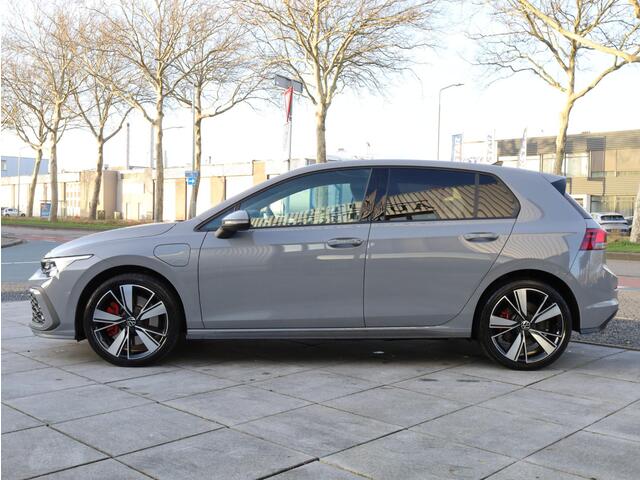 Volkswagen GOLF GTE 1.4 PHEV 245PK | Achteruitrijcamera | Adaptive Cruise | Stoel&Stuurverwarming | Getint Glas | Carplay/Android |