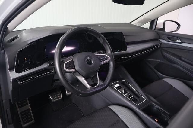 Volkswagen GOLF 1.5 eTSI Style Automaat | LED | Navigatie | Sfeerverlichting