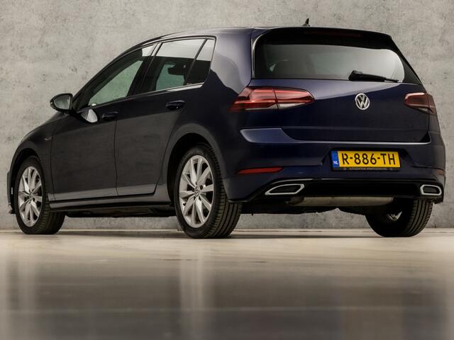 Volkswagen GOLF 1.5 TSI R-Line Sport 150Pk Automaat (APPLE CARPLAY, GROOT NAVI, CLIMATE, STOELVERWARMING, ALCANTARA, DYNAMISCHE KNIPPERLICHTEN, ADAPTIVE CRUISE, PARKEERSENSOREN, LED KOPLAMPEN, GETINT GLAS, NIEUWSTAAT)