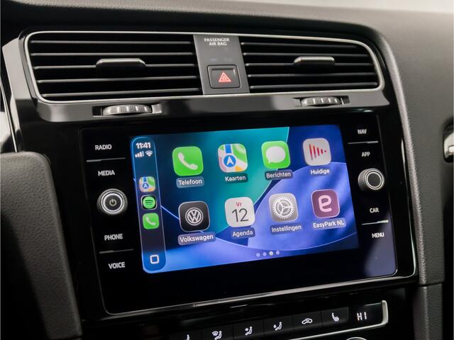 Volkswagen GOLF 1.5 TSI R-Line Sport 150Pk Automaat (APPLE CARPLAY, GROOT NAVI, CLIMATE, STOELVERWARMING, ALCANTARA, DYNAMISCHE KNIPPERLICHTEN, ADAPTIVE CRUISE, PARKEERSENSOREN, LED KOPLAMPEN, GETINT GLAS, NIEUWSTAAT)
