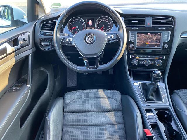 Volkswagen GOLF 1.4 TSI ACT Business Edition Highline Camera Trekhaak 18inch Navi Massagesportstoel Keyless Stoelverwarming