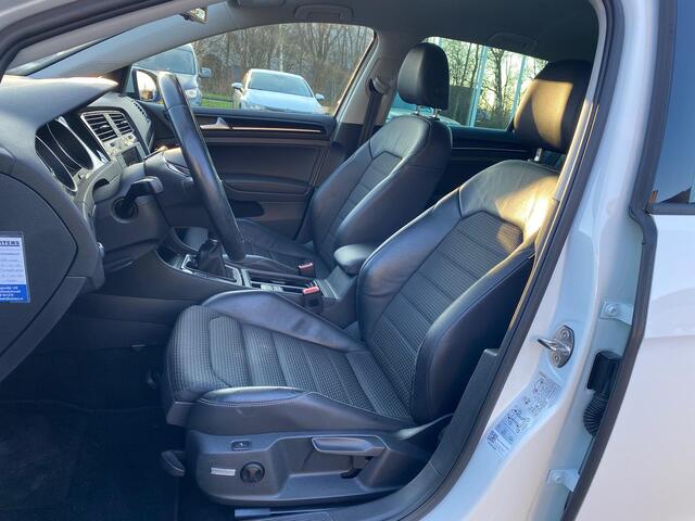 Volkswagen GOLF 1.4 TSI ACT Business Edition Highline Camera Trekhaak 18inch Navi Massagesportstoel Keyless Stoelverwarming