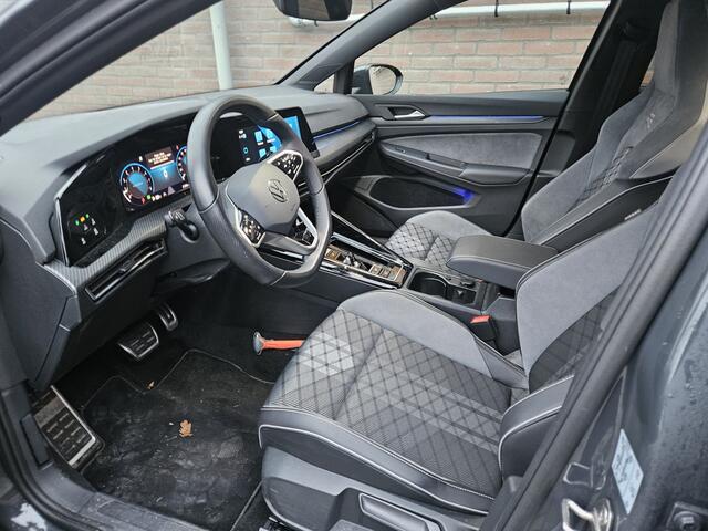 Volkswagen GOLF 1.5 eTSI R-Line