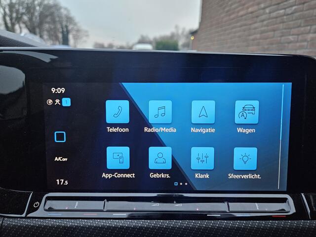 Volkswagen GOLF 1.5 eTSI R-Line