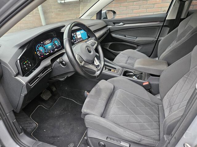 Volkswagen GOLF 1.5 eTSI Style