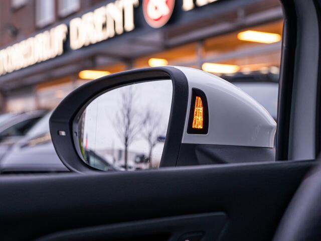 Volkswagen GOLF 1.5 TSI R-Line ORG NL CAMERA VIRTUAL DASH IQ LIGHT LEDER ALCANTARA