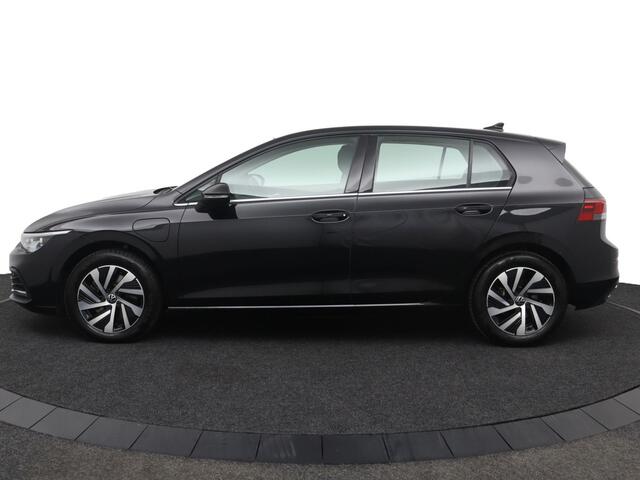 Volkswagen GOLF 1.4 eHybrid Style - Adaptive Cruise - Stoel/Stuurverwarming - DAB - Navigatie - Apple Carplay/Android Auto - Trekhaak 12 maanden Bovag Garantie