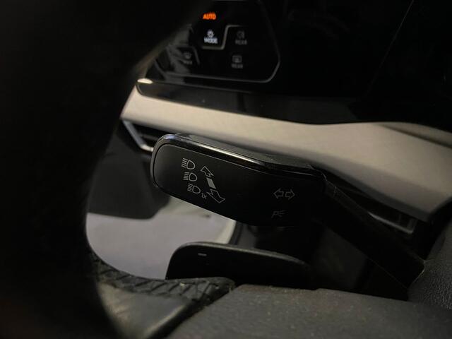 Volkswagen GOLF 1.0 eTSI Life. Trekhaak!