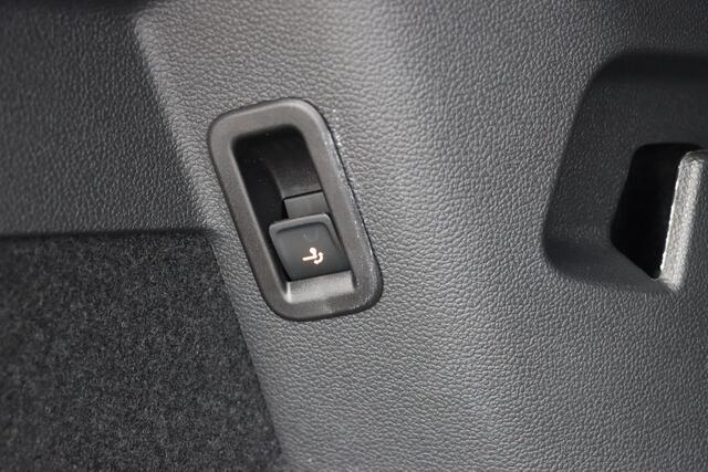 Volkswagen GOLF 1.5 eTSI R-Line | 130pk | DSG7