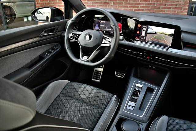 Volkswagen GOLF 1.5 eTSI R-Line Pano 19inch Trekh IQ-light ACC Camera