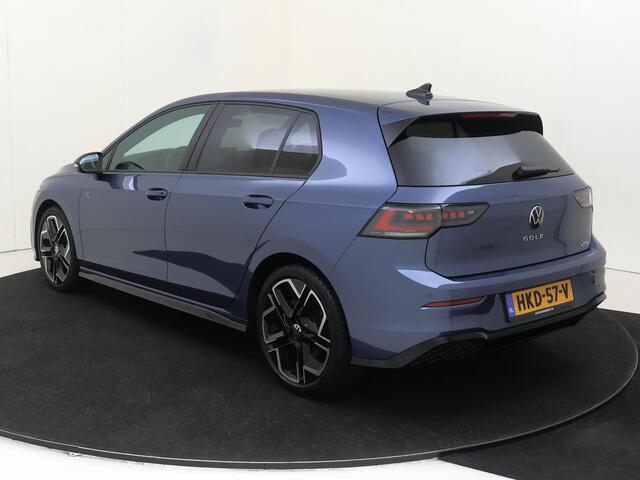 Volkswagen GOLF 1.5 eTSI R-Line Edition 1.5 eTSI R-Line | Navigatie | Parkeersensoren | Adaptieve cruise control | Sfeerverlichting | CarPlay | Draadloze telefoonlader |