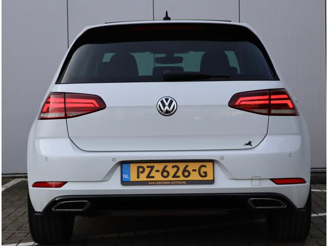 Volkswagen GOLF 1.0 TSI Highline R-line | Panoramadak | Camera | Virtual | LED