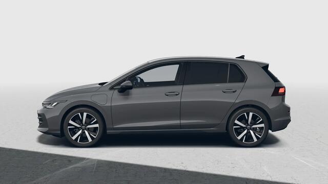 Volkswagen GOLF Life Edition eHybrid | 'App-Connect' draadloze smartphone integratie | Achterbank in ongelijke delen neerklapbaar incl. middenarmsteun en doorlaadmogelijkheid | Afstandscontrolesysteem (Front Assist)