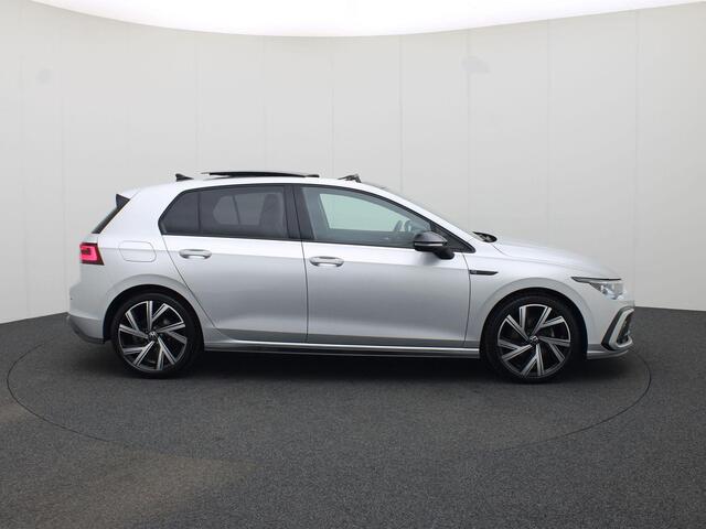 Volkswagen GOLF 1.5 eTSI 150pk DSG R-Line · Panoramadak · Camera · Stuur- & Stoelverwarming · Keyless · Sfeerverlichting · Garantie t/m 22-02-2026