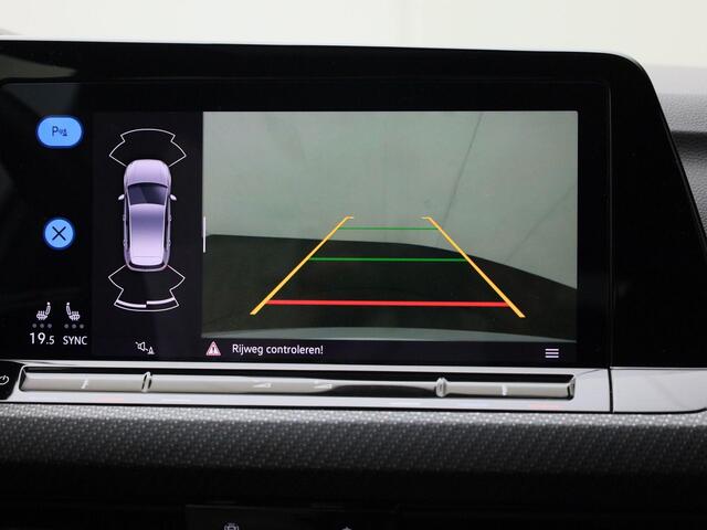 Volkswagen GOLF 1.5 eTSI 150pk DSG R-Line · Panoramadak · Camera · Stuur- & Stoelverwarming · Keyless · Sfeerverlichting · Garantie t/m 22-02-2026