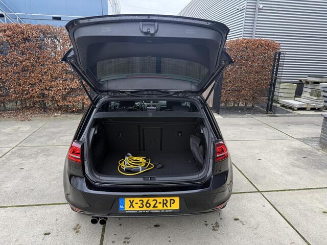 Volkswagen GOLF 1.4 TSI GTE | Pano | Keyless | LED | Carplay