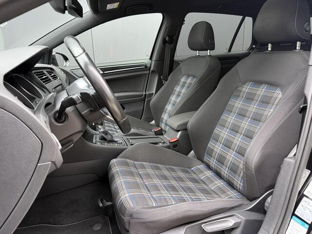Volkswagen GOLF 1.4 TSI GTE | Pano | Keyless | LED | Carplay
