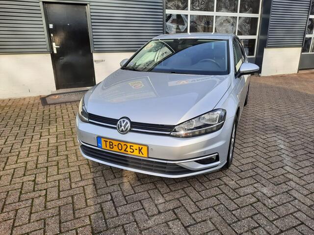 Volkswagen GOLF 1.0 TSI Comfortline. Navigatie PDC App. Carplay.