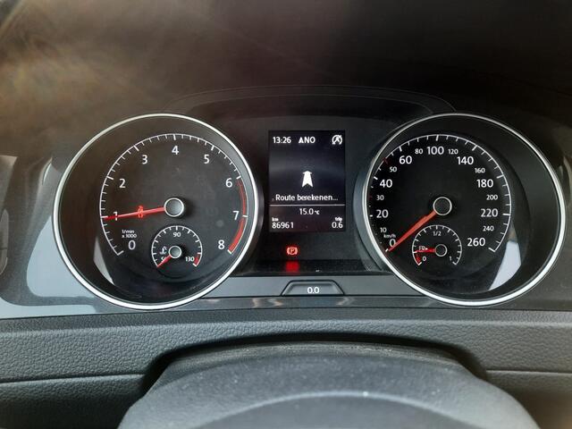 Volkswagen GOLF 1.0 TSI Comfortline. Navigatie PDC App. Carplay.