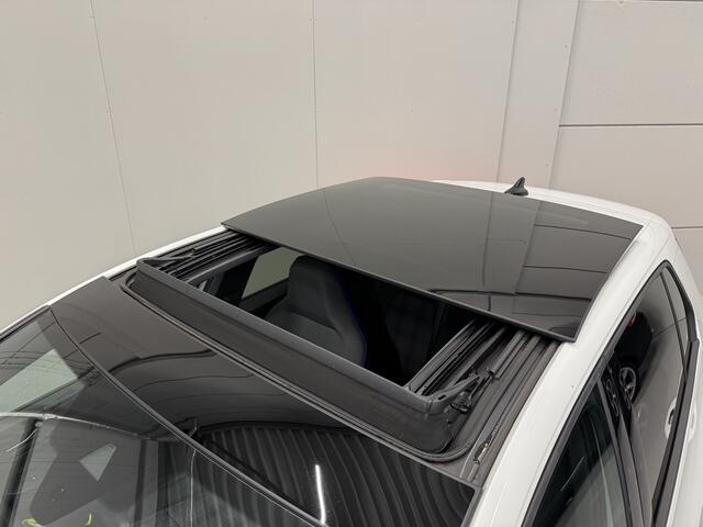 Volkswagen GOLF 1.4 eHybrid GTE PANO/HEAD-UP/IQ-LIGHT/TREKHAAK/CAMERA/ACC/STOEL+STUURVERW./SFEER/CARPLAY/18"/VOLLEDIG VW DEALER HISTORIE